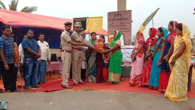 शहीद बनमाली राम यादव को सीआरपीएफ एवं थाना फरसाबाहर द्वारा दी गई श्रद्धांजलि…
