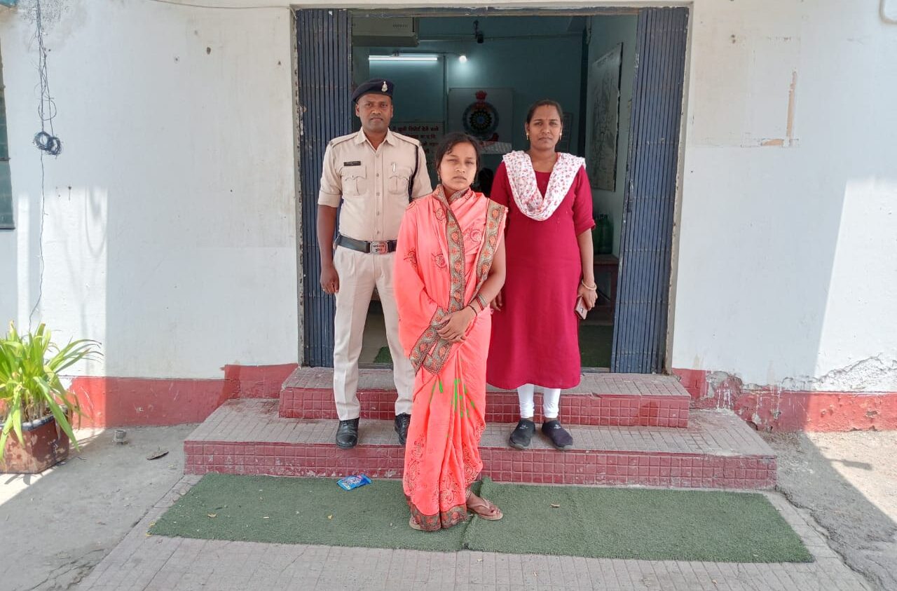 घरघोड़ा : महिला ने अपने डेढ साल के दुधमुहे बच्चे की गला दबाकर की हत्या… पुलिस ने आरोपी महिला को गिरफ्तार कर भेजा रिमांड पर…