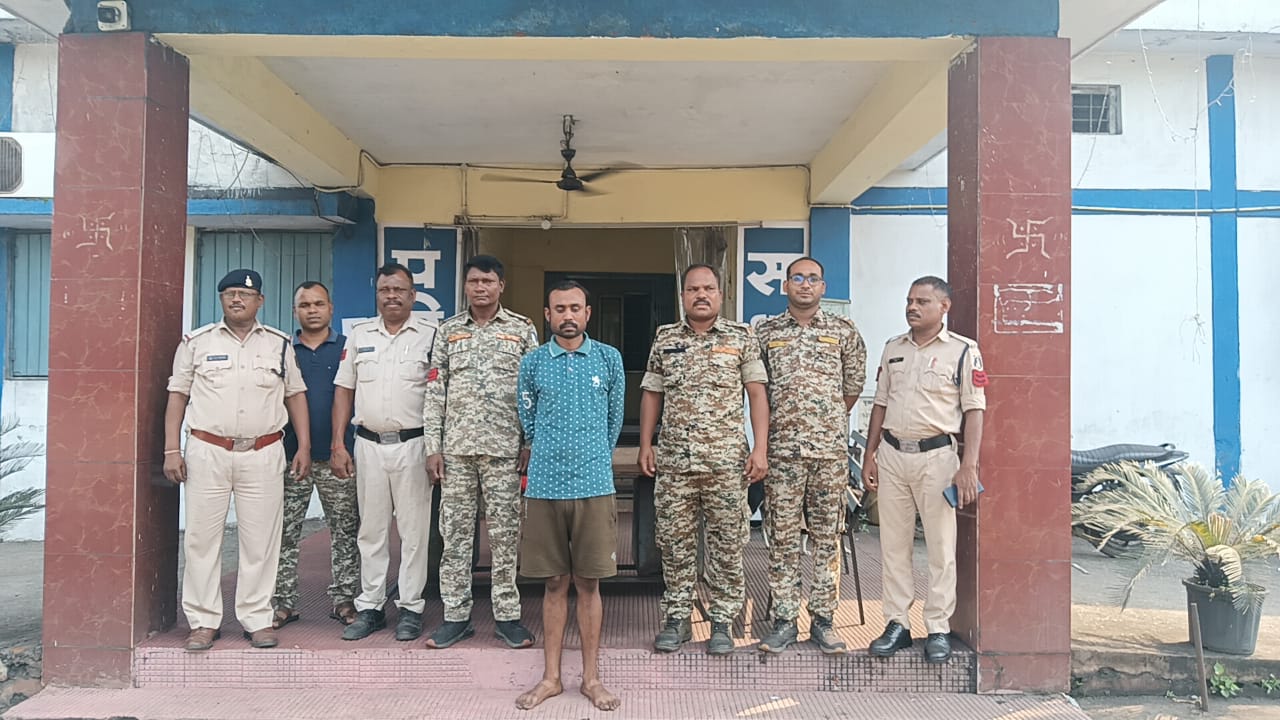 रायगढ़ : हत्या के फरार आरोपी को पूंजीपथरा पुलिस ने गिरफ्तार कर भेजा रिमांड पर, आरोपी गया जेल…