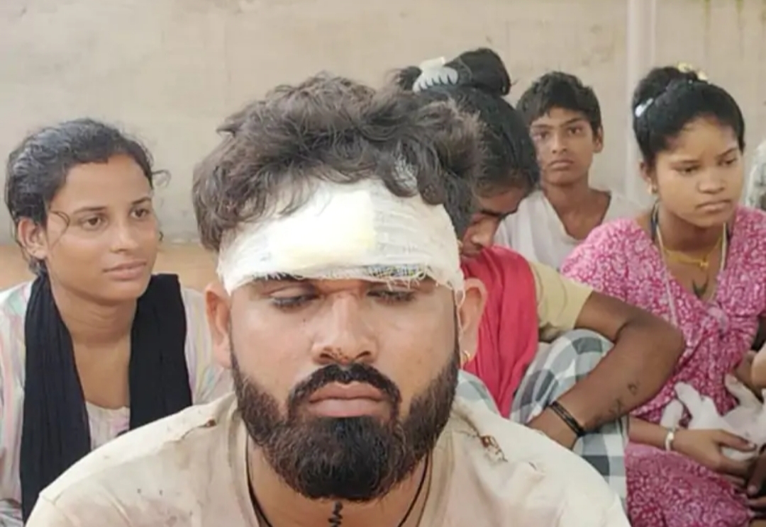 कोरबा : दबंगों ने घर में घुसकर की परिवार से मारपीट महिला समेत 2 घायल ;कार्रवाई की मांग को लेकर थाने में धरने पर बैठा पूरा परिवार…
