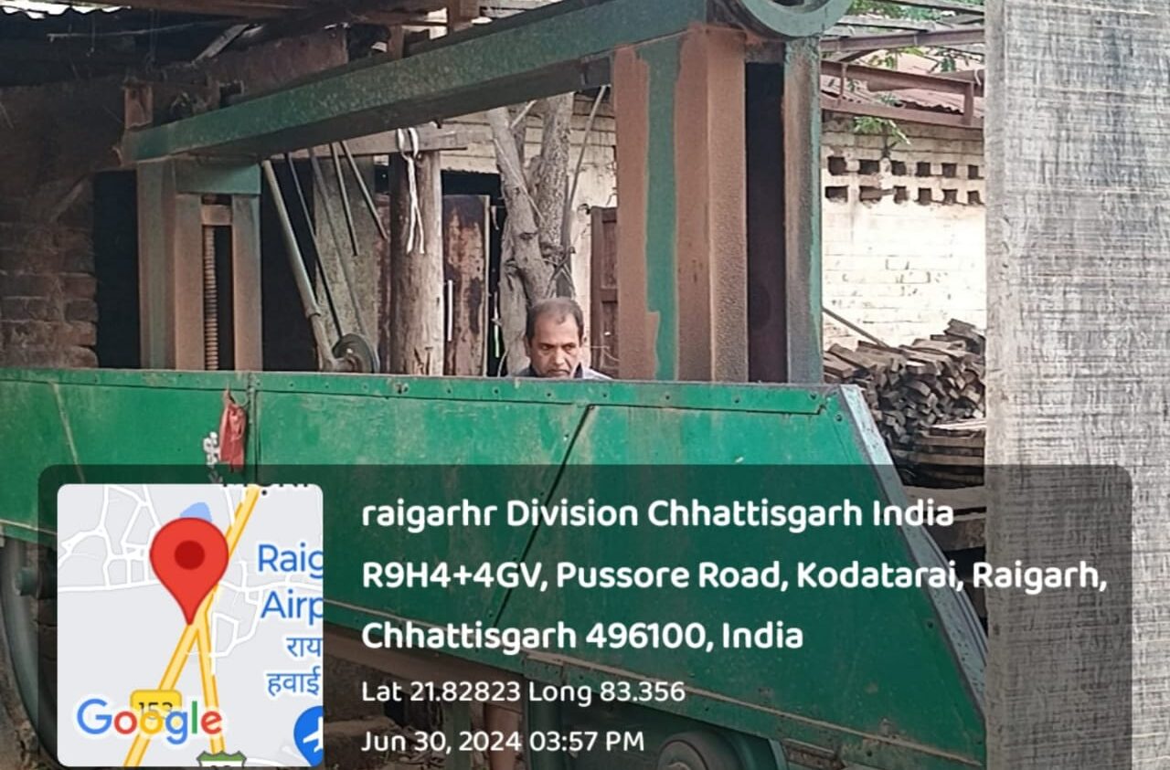 रायगढ़ : महाबीर सॉ मिल संचालक कि मनमानी चरम पर आखिर वन विभाग मेहरबान क्यों… बिना लायसेंस के चल रहे आरामिल?…