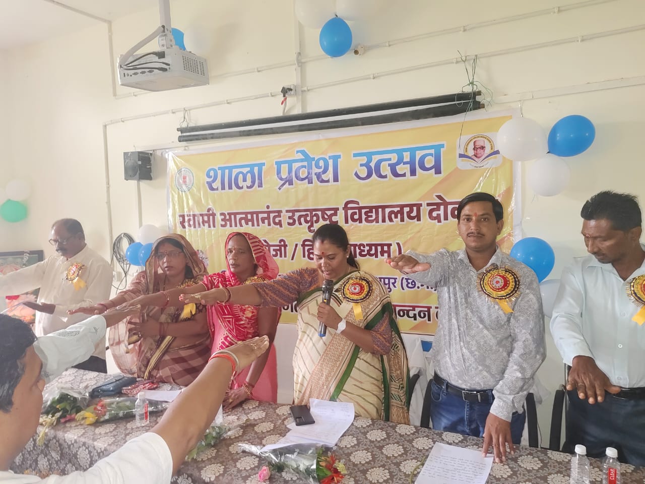 स्वामी आत्मानंद इंग्लिश मीडियम स्कूल में मनाया गया शाला प्रवेश उत्सव