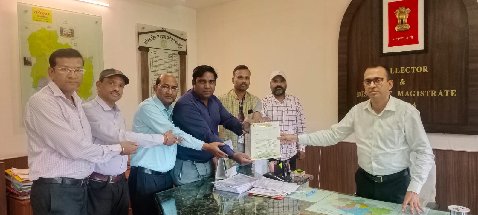 कोरबा : पत्रकार पर फिर एक बार गुंजा फ़र्ज़ी FIR का मुद्दा ; मामले को लेकर ABPSS ने मुख्यमंत्री के नाम कलेक्टर को सौपा ज्ञापन… कोरबा : पत्रकार पर फिर एक बार गुंजा फ़र्ज़ी FIR का मुद्दा ; मामले को लेकर ABPSS ने मुख्यमंत्री के नाम कलेक्टर को सौपा ज्ञापन…