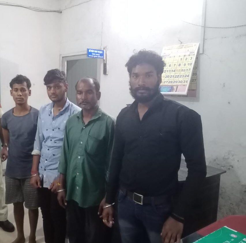 रायगढ़ : अवैध शराब की शिकायत पर जूटमिल पुलिस ने अभियान चलाकर की कार्यवाही ;अलग-अलग कार्रवाई में एक महिला समेत 04 आरोपी गिरफ्तार, आरोपियों से  29 लीटर महुआ शराब जप्त….