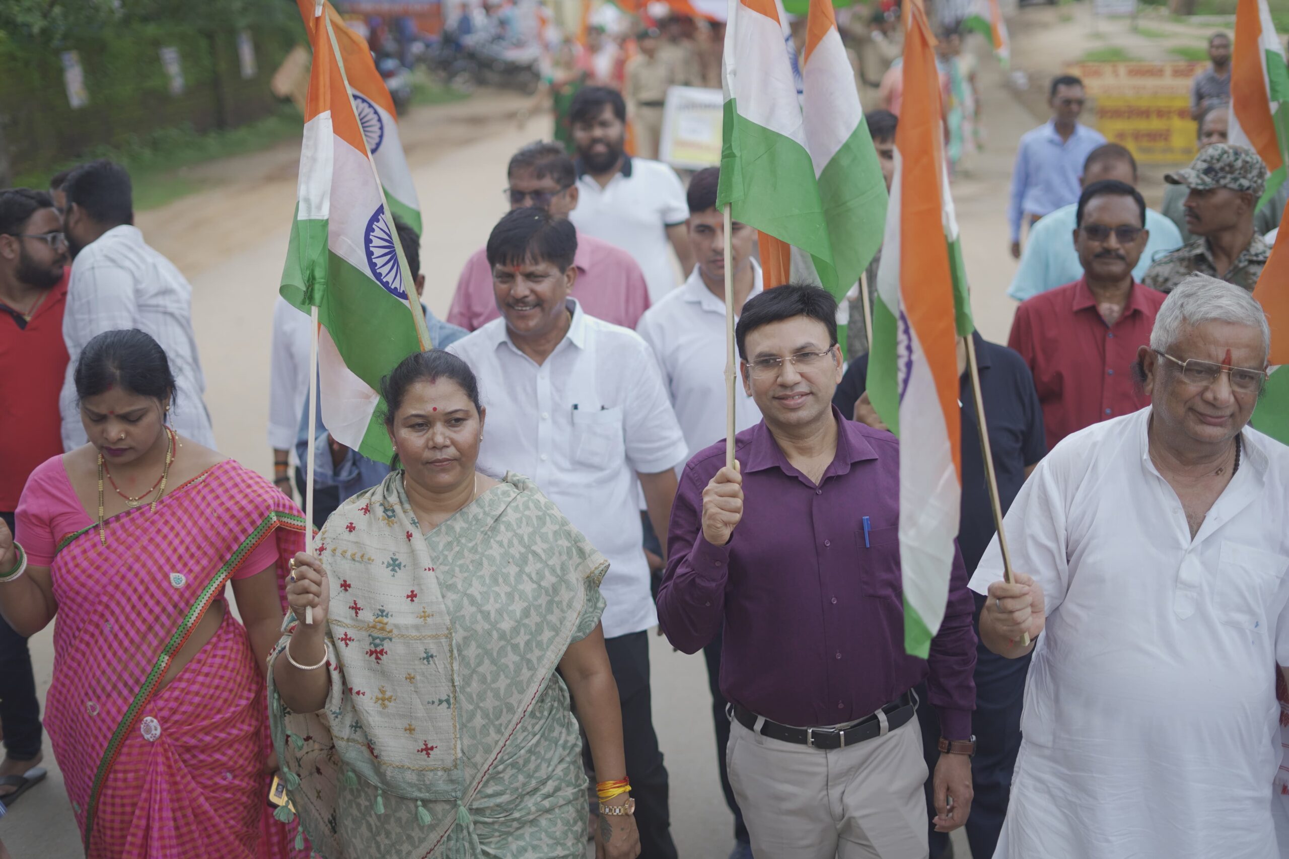 तिरंगे झंडे के नीचे हम सब सुरक्षित है। विधायक गोमती साय तिरंगे झंडे के नीचे हम सब सुरक्षित है। विधायक गोमती साय