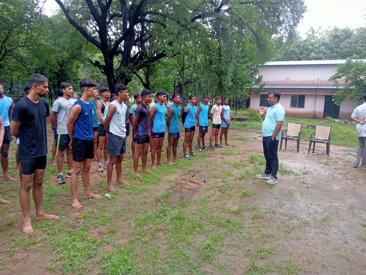 सफलता के मंत्र : रायगढ़ पुलिस अधीक्षक दिव्यांग पटेल ने अग्निवीर अभ्यर्थियों की ट्रेनिंग का किया निरीक्षण, सर्वोत्तम प्रदर्शन के लिए किया प्रेरित…