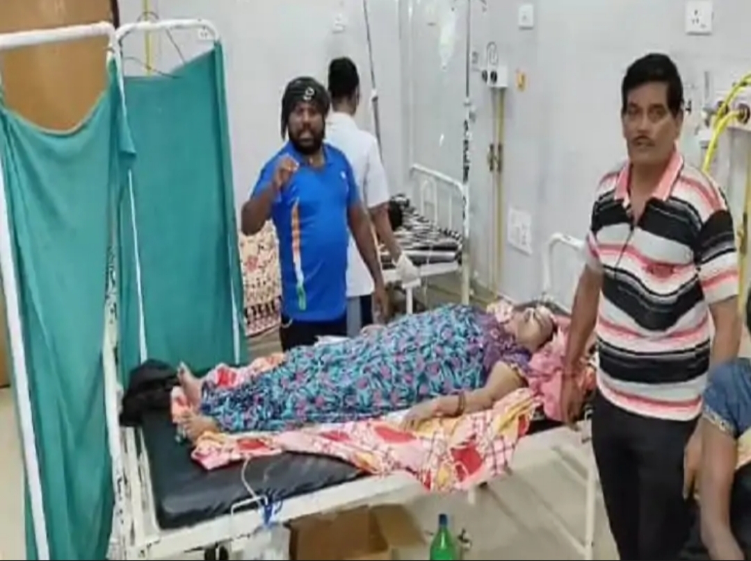 बिलासपुर : सिम्स में महिला की मौत, परिजनों का आरोप : उपचार में देरी और लापरवाही के चलते ही मरीज की हुई मौत…