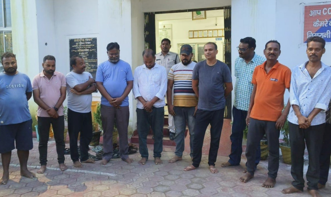 रायगढ़ : कोतवाली पुलिस की जुआ फड पर बड़ी कार्रवाई ; पंचधारी डेम के पास 11 जुआरी गिरफ्तार, 96 हजार से अधिक नकदी जब्त…