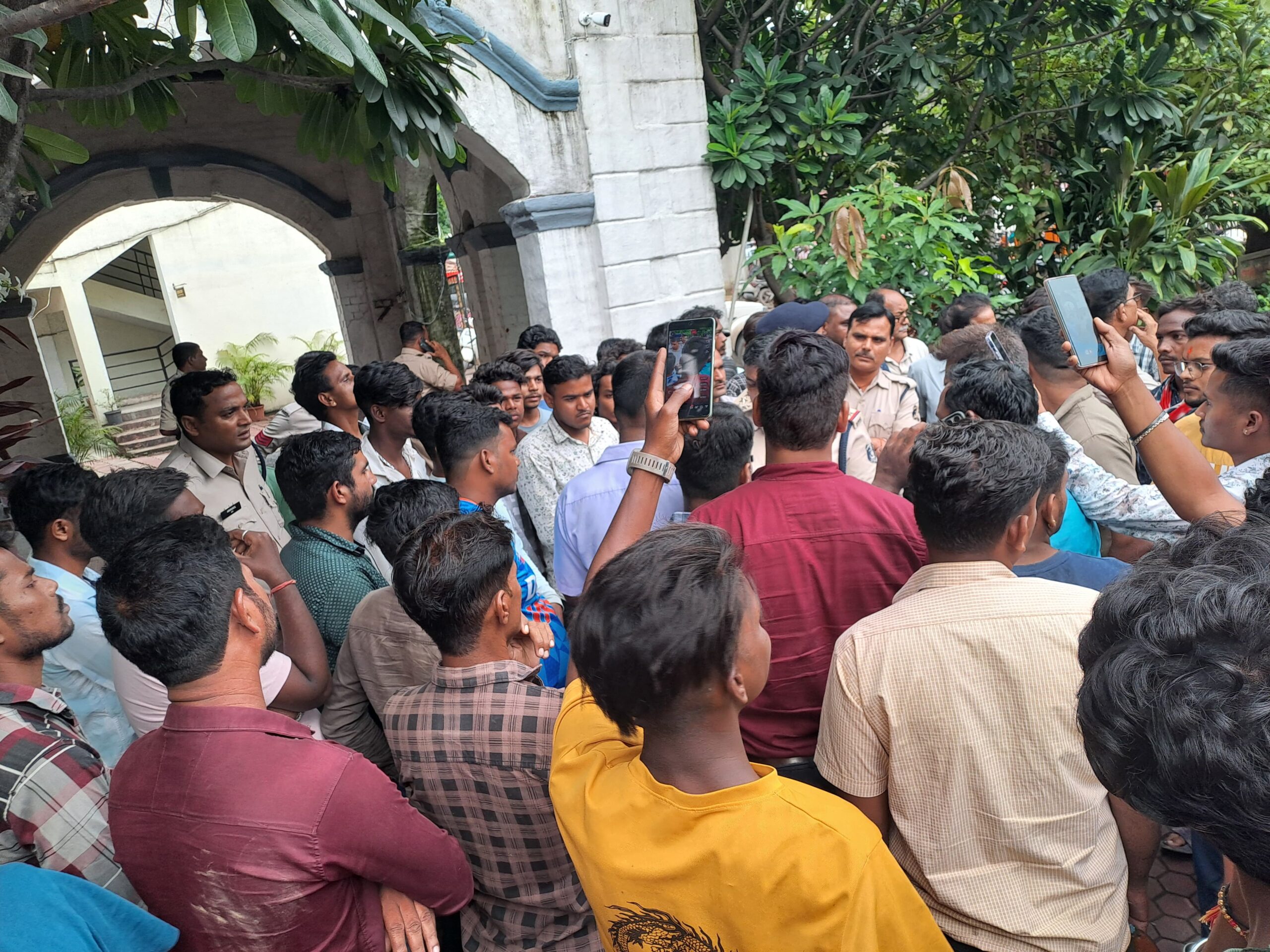 रायगढ़ : जिला प्रशासन को सभी धर्मो से समान व्यवहार करना न्याय संगत…