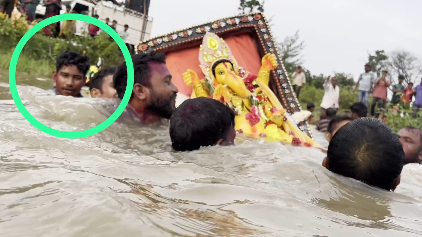 बिलडेगी में विसर्जन करने गए युवक की तालाब में डूबने से मौत, वीडियो आया सामने