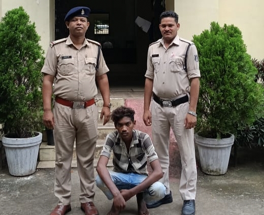 रायगढ़ : मोबाइल फोन के विवाद में छोटे भाई ने किया बड़े भाई पर जानलेवा हमला, आरोपी गिरफ्तार…