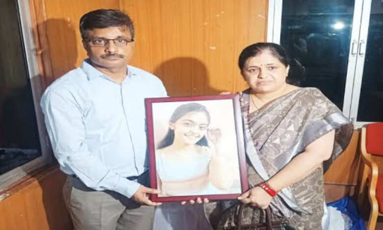 रायपुर : राजनीतिक दबाव से मंत्री के ओएसडी की पत्नी को बचाने में हुआ बड़ा खेला…