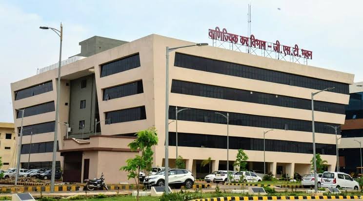 रायपुर : जीएसटी के विशेष आयुक्त तोरण लाल ध्रुव पर लगे मानशिक प्रताड़ना जैसे गंभीर आरोप ; आयुक्त के पास लिखित शिकायत दर्ज…