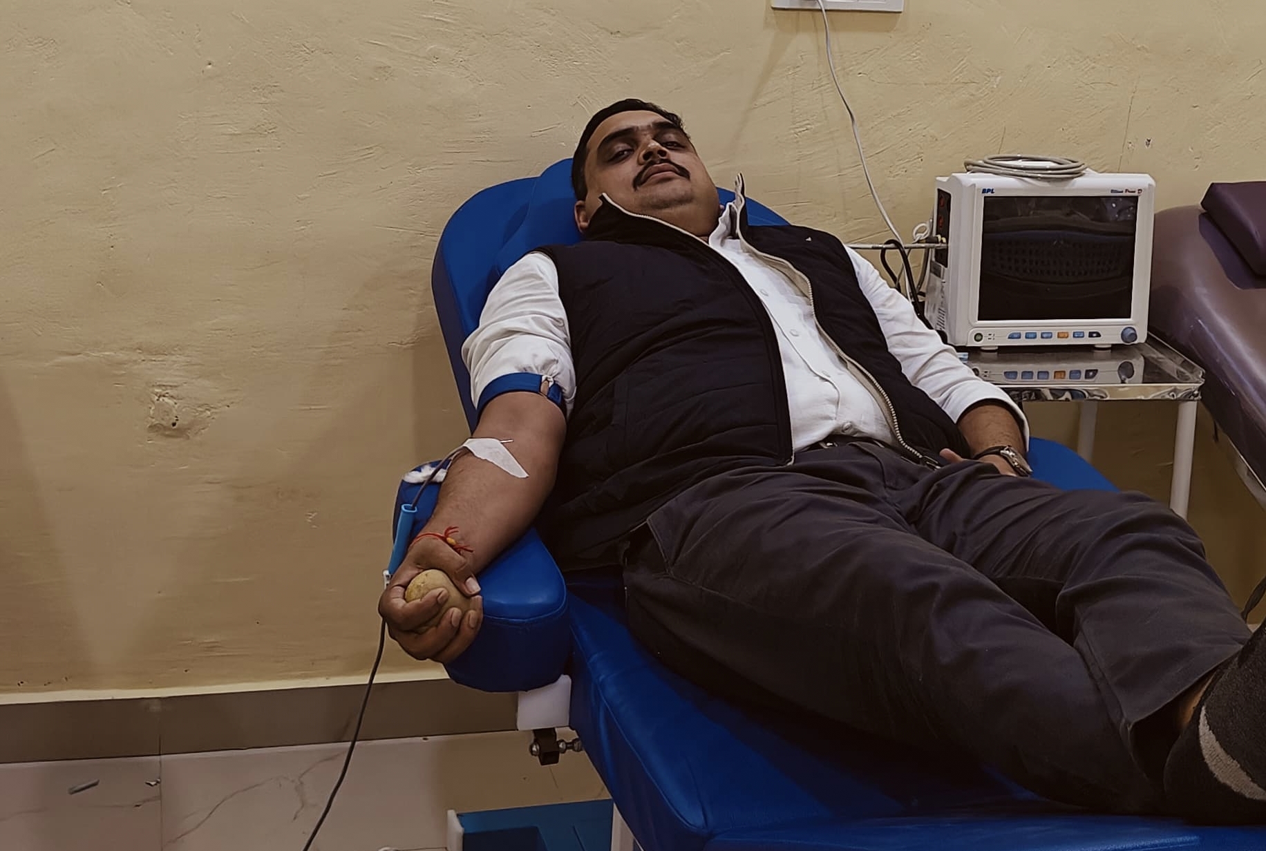 रायगढ़ : पूर्व धरमजयगढ़ एसडीओपी दीपक मिश्रा ने रक्तदान कर बचाई युवक की जान ; उनकी समाजसेवा बन रही मिशाल… रायगढ़ : पूर्व धरमजयगढ़ एसडीओपी दीपक मिश्रा ने रक्तदान कर बचाई युवक की जान ; उनकी समाजसेवा बन रही मिशाल…