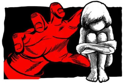 शर्मसार हुई मानवता : 2 साल की मासूम से दुष्कर्म, पुलिस के हाथ नहीं लगे आरोपी…