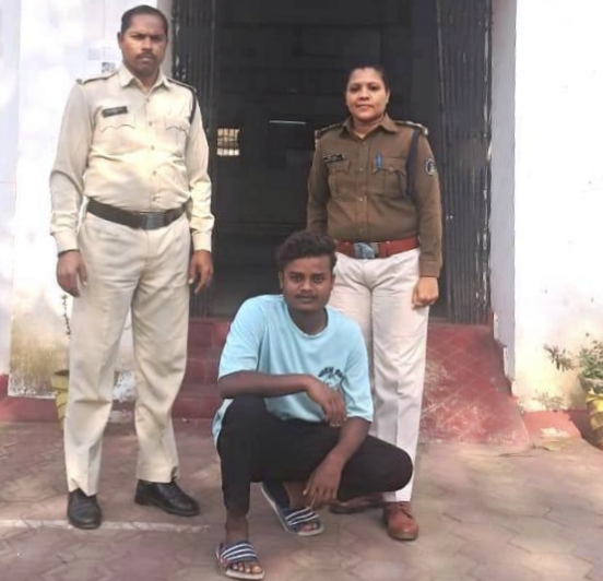 रायगढ़ : शादी के बहाने युवती से दुष्कर्म, फरार आरोपी अनुराग को कोतवाली पुलिस ने को बस स्टैंड पर धर दबोचा…