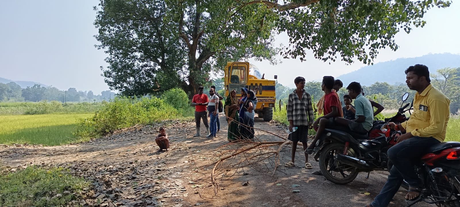 सी सी रोड़ निर्माण में खामियां को लेकर इंजीनियर और सचिव को नोटिस…