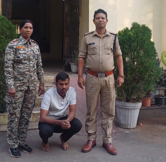 रायगढ़ : फेसबुक फ्रेंड ने शादी का झांसा देकर युवती से किया दुष्कर्म, चक्रधरनगर पुलिस की त्वरित कार्रवाई में आरोपी गिरफ्तार…