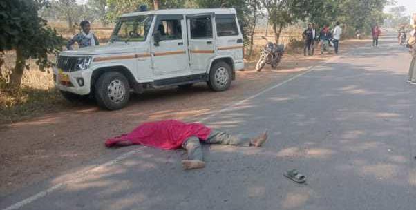बालोद : डिप्टी कलेक्टर की कार और मोटरसाइकिल सवार युवक की टक्कर, युवक की घटनास्थल पर ही दर्दनाक मौत…