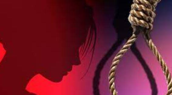 रायगढ़ : घर के अंदर फंदे पर लटकी मिली 12वीं पढ़ने वाली छात्रा की लाश; जाँच में जुटी जूटमिल पुलिस…