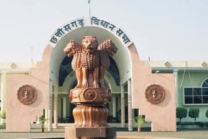 रायपुर : विधानसभा में उठा जल जीवन मिशन में अनियमितता का मुद्दा, वरिष्ठ विधायक ने पूछा- क्या ईडी करेगी जांच?….