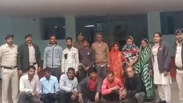 धमतरी : धान चोरी के शक में आधी रात घर से निकाल कर युवक को पीटा, इलाज के दौरान युवक कि मौत; 3 महिलाओं समेत 13 लोग गिरफ्तार…
