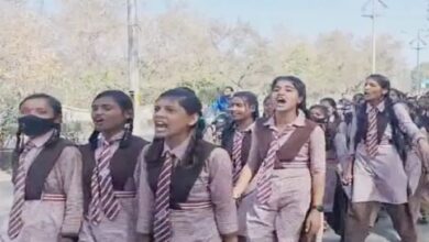 कवर्धा : दुल्लापुर स्कूल के छात्रों का हल्ला बोल: प्राचार्य को हटाने की मांग पर धरना…
