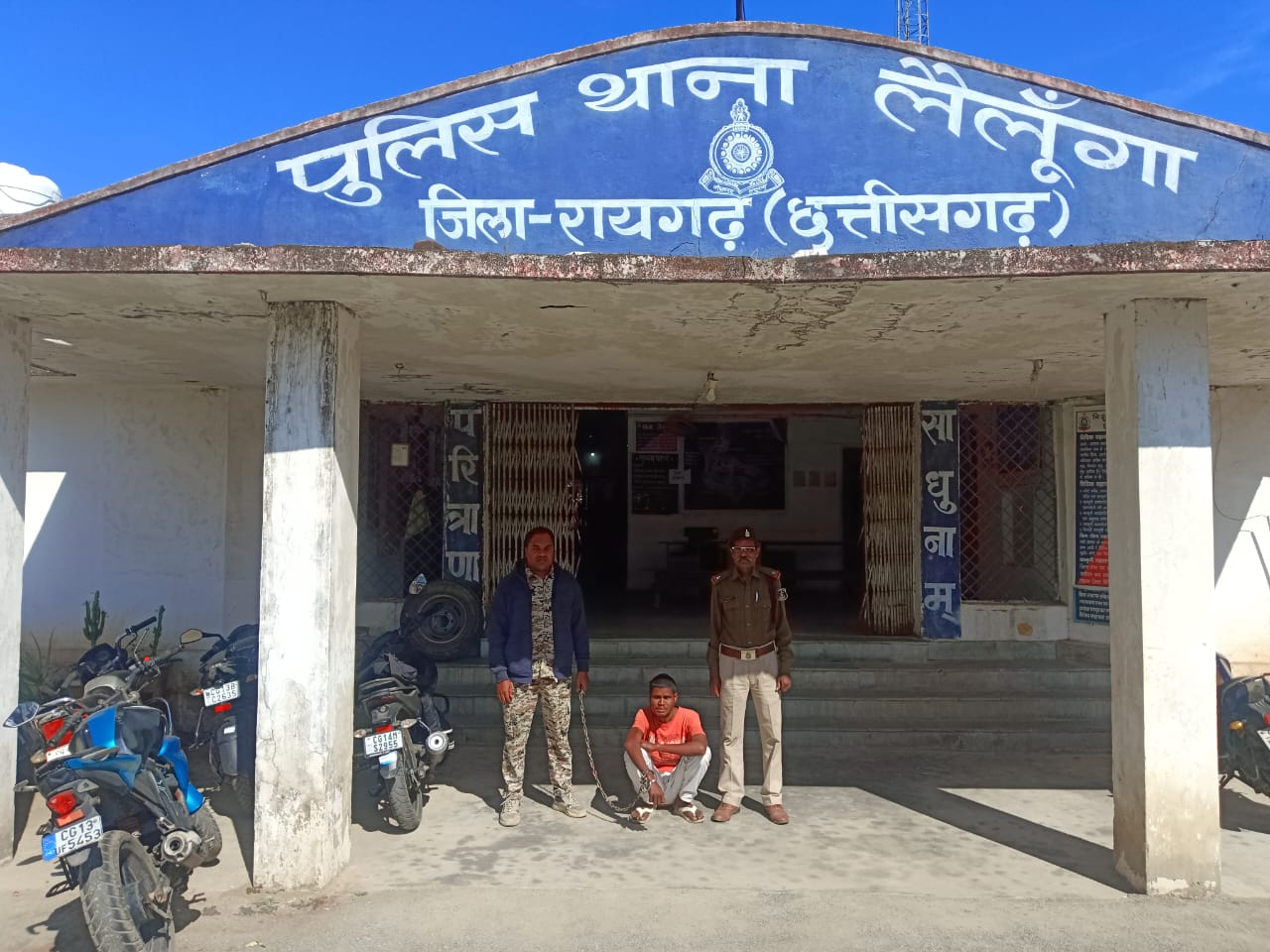 लैलूंगा : विवाद के बाद ईंट से वार कर पिता की हत्या करने वाला कलयुगी पुत्र गिरफ्तार…