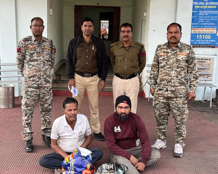 रायगढ़ : अवैध शराब बिक्री के खिलाफ पूंजीपथरा पुलिस की सख्त कार्रवाई: गेरवानी और अमरजीत ढाबा में छापेमारी, दो गिरफ्तार…