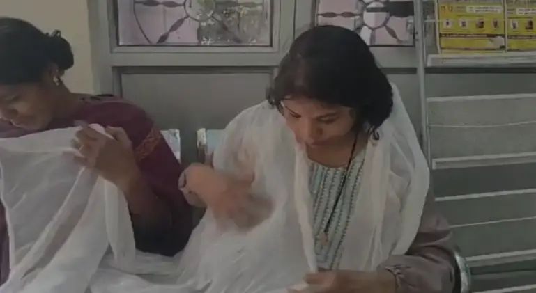 रायगढ़ : चलती ट्रेन में छोड़कर भागा पति, अकेले घर पहुंची गर्भवती तो ससुराल वालों ने कर दी बेरहमी से पिटाई…