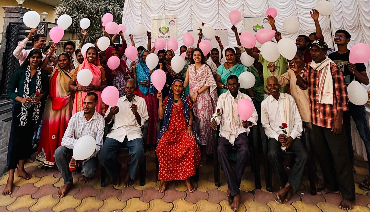 अपना घर इंटास फाउंडेशन ने विश्व कैंसर दिवस के उपलक्ष्य में आयोजित किया प्रेरणादायक जागरूकता कार्यक्रम, कैंसर मरीजों को दी मानसिक और शारीरिक ताकत… अपना घर इंटास फाउंडेशन ने विश्व कैंसर दिवस के उपलक्ष्य में आयोजित किया प्रेरणादायक जागरूकता कार्यक्रम, कैंसर मरीजों को दी मानसिक और शारीरिक ताकत…