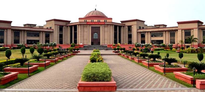 बिलासपुर : पति-पत्नी के रिश्तों पर हाईकोर्ट का बड़ा फैसला : वैवाहिक संबंधों में सहमति का सवाल कानून में महत्वहीन! बिलासपुर : पति-पत्नी के रिश्तों पर हाईकोर्ट का बड़ा फैसला : वैवाहिक संबंधों में सहमति का सवाल कानून में महत्वहीन!