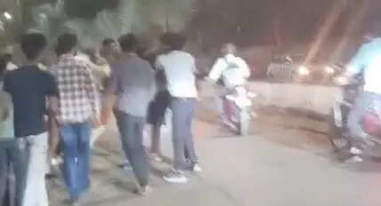 बिलासपुर : थाने के सामने ही न्याय की आस टूट गई! दोस्त ही बन गए दुश्मन, पुलिस ने बचाया वरना… बिलासपुर : थाने के सामने ही न्याय की आस टूट गई! दोस्त ही बन गए दुश्मन, पुलिस ने बचाया वरना…