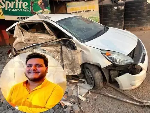 रायपुर में भीषण सड़क हादसा : बेकाबू कार पलटी, युवा व्यवसायी की दर्दनाक मौत… रायपुर में भीषण सड़क हादसा : बेकाबू कार पलटी, युवा व्यवसायी की दर्दनाक मौत…