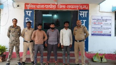 घरघोड़ा पुलिस की त्वरित कार्रवाई : चोरी हुआ ट्रैक्टर जंगल से बरामद, चार आरोपी गिरफ्तार…