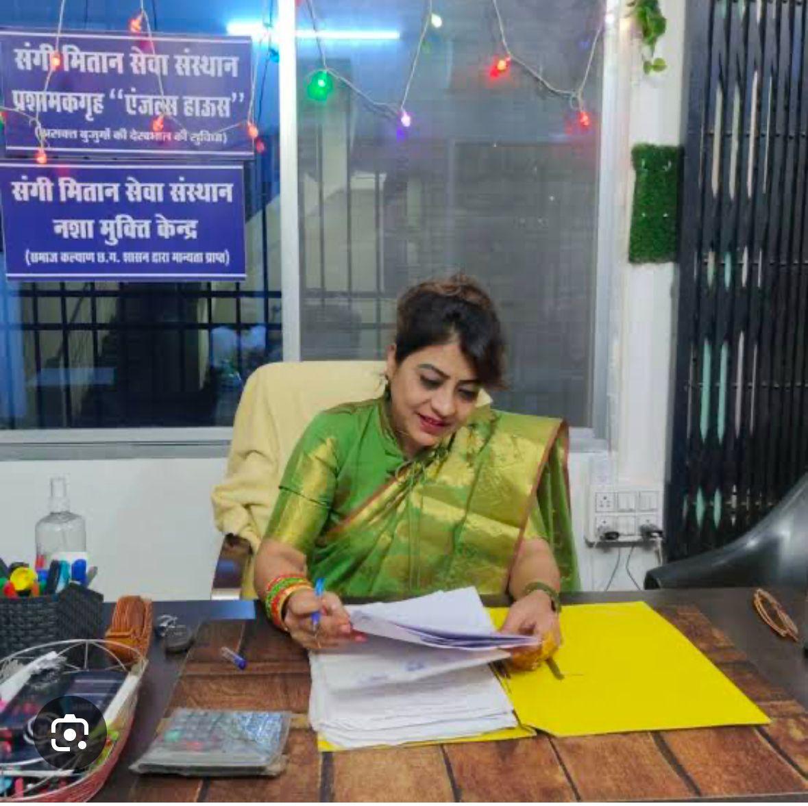 रायपुर : समाजसेवा की आड़ में ठगी का आरोप, दो महीने तक गिरफ्तारी न होने से उठे सवाल… रायपुर : समाजसेवा की आड़ में ठगी का आरोप, दो महीने तक गिरफ्तारी न होने से उठे सवाल…