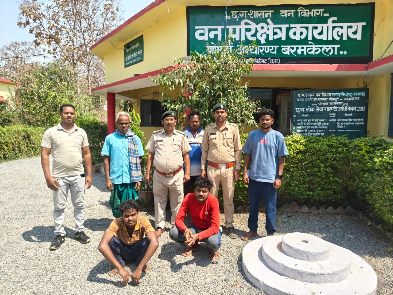गोमर्डा अभयारण्य में आग लगाकर भागना पड़ा महंगा, दो आरोपी जेल भेजे गए…