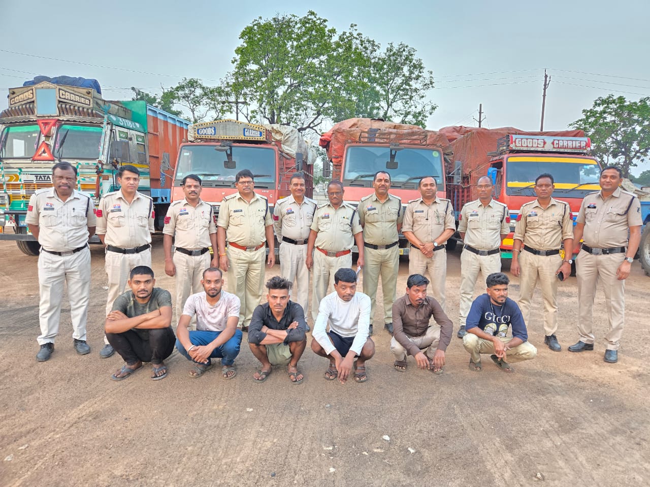 अवैध कबाड़ के खिलाफ रायगढ़ पुलिस की बड़ी कार्रवाई, 41.5 टन कबाड़ जब्त…