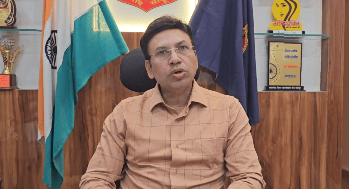 जशपुर में पुलिस का बड़ा एक्शन : कट्टे की नोक पर लूट करने वाला गैंग धराया, मास्टरमाइंड विक्की घांसी समेत तीन गिरफ्तार…