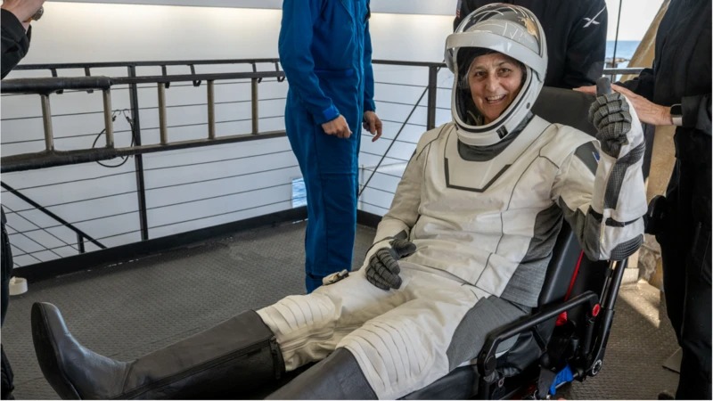 “9 महीने तक ISS में फंसे, बोइंग फेल हुआ – SpaceX ने बचाया सुनीता विलियम्स और बुच विल्मोर को ; पीएम मोदी और इसरो ने दी बधाई….