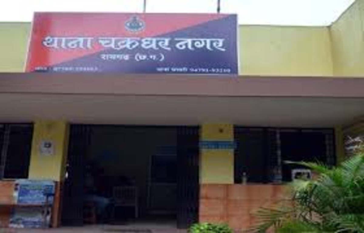 रायगढ़ : शासकीय निर्माण कार्य के नाम पर 6 लाख की ठगी, आरोपी के खिलाफ FIR दर्ज…
