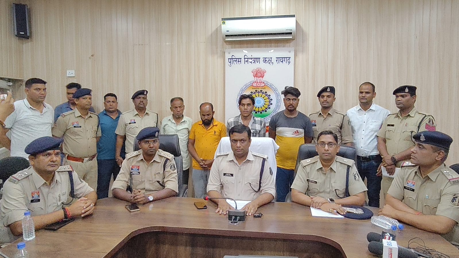 रायगढ़ पुलिस की करारी चोट : अंतरजिला बाइक चोरी रैकेट का पर्दाफाश, दस लाख की संपत्ति जब्त चार आरोपी गिरफ्तार…
