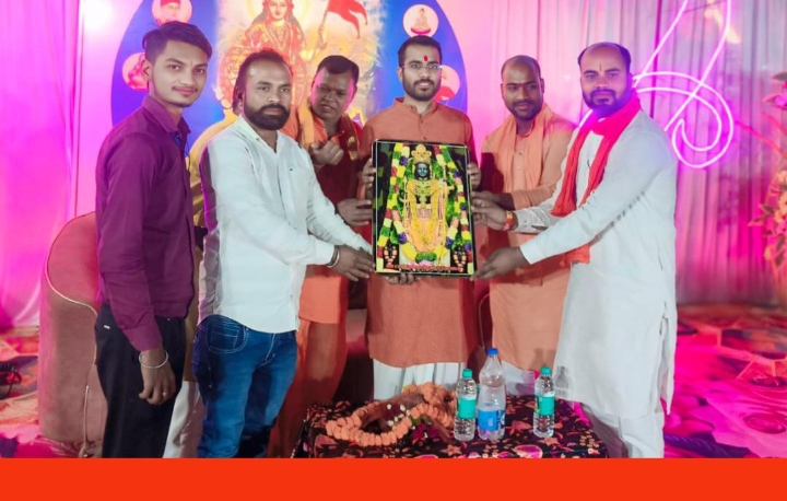 भाजपा अनुसूचित जाति मोर्चा नगर अध्यक्ष चंद्रकांत बंटी चोपड़े के नेतृत्व में गौतम खट्टर को सम्मानित किया गया
