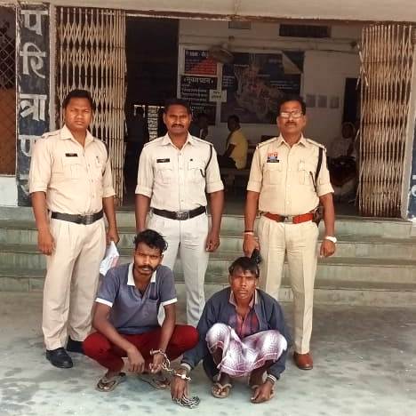 लैलूंगा : पत्नी की हत्या को हादसा दिखाने गड्ढे में छिपाया शव, पुलिस ने आरोपी पति और भट्ठा मालिक के बेटे को किया गिरफ्तार…
