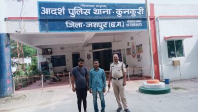 जशपुर : “शराब के नशे में ट्रैफिक जवान को धमकाया, कॉलर पकड़ा, गाली दी – अब सीधे सलाखों के पीछे…!”