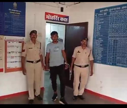 जशपुर में महिलाओं की अस्मिता रौंदने वाला दरिंदा गिरफ्तार ; जशपुर पुलिस की त्वरित कार्रवाई, गैंगस्टर के बेटे को भेजा गया जेल… जशपुर में महिलाओं की अस्मिता रौंदने वाला दरिंदा गिरफ्तार ; जशपुर पुलिस की त्वरित कार्रवाई, गैंगस्टर के बेटे को भेजा गया जेल…