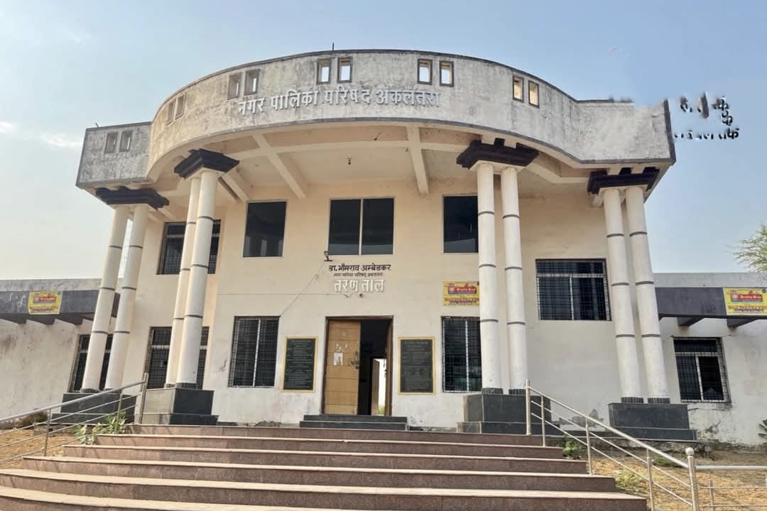 “अकलतरा का स्विमिंग पूल या मौत का कुंआ? – जनता की जान से हो रहा है खुला खिलवाड़, कब जागेगा प्रशासन?…