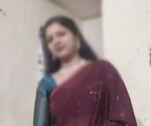 “प्रेम में अंधी मां ने छोड़ा परिवार : ‘नीले ड्रम’ जैसी धमकी देकर दो मासूमों को बेसहारा छोड़ प्रेमी संग फरार…!”