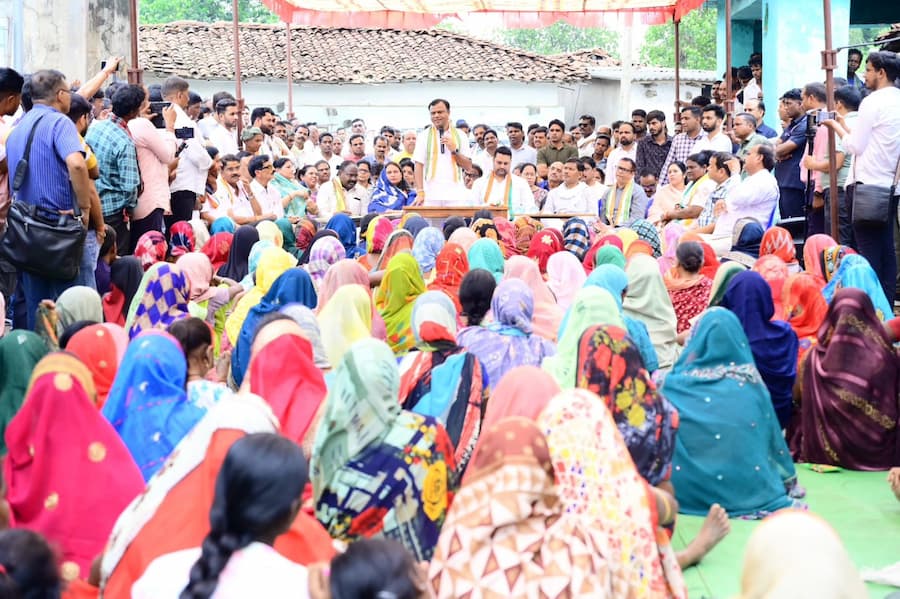“पेड़ नहीं, परंपरा कट रही है! कोयले की भूख में जल रहा आदिवासियों का वजूद – गारे पेलमा सेक्टर-2 बना मौत का ब्लॉक?…”