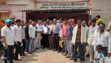 प्रकाश इंडस्ट्रीज की चाल पर भड़के ग्रामीण : बिना राजस्व अधिकारी के कराई गई ग्रामसभा, ज़मीन हड़पने की गहरी साजिश का आरोप…